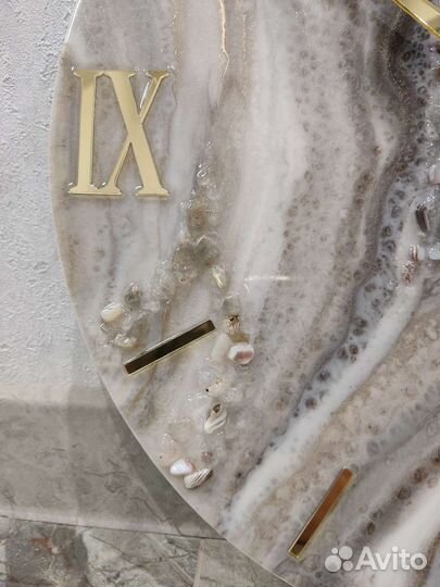 Панно, интерьерные часы и столы на заказ