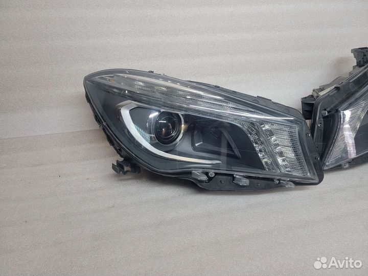W117 Mercedes C117 CLA фара правая левая Bixenon
