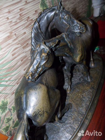 Продам бронзовую скульптуру P. J. Mene 19 века