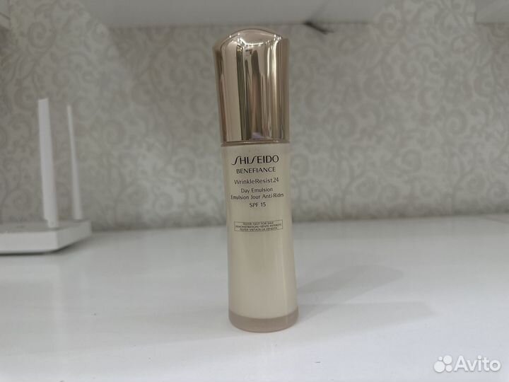Shiseido Benefiance WrinkleResist24 Day Emulsion