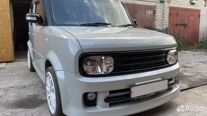 Решетка радиатора Nissan cube z11