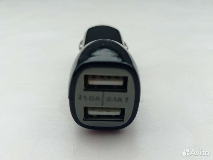 Автомобильное зарядное устройство для телефона