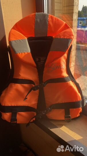 Спасательный жилет