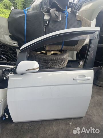 Дверь перед лево c Toyota Isis ANM10G 1AZ-FSE