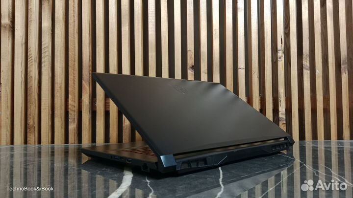 Игровой ноутбук MSI Katana GF76