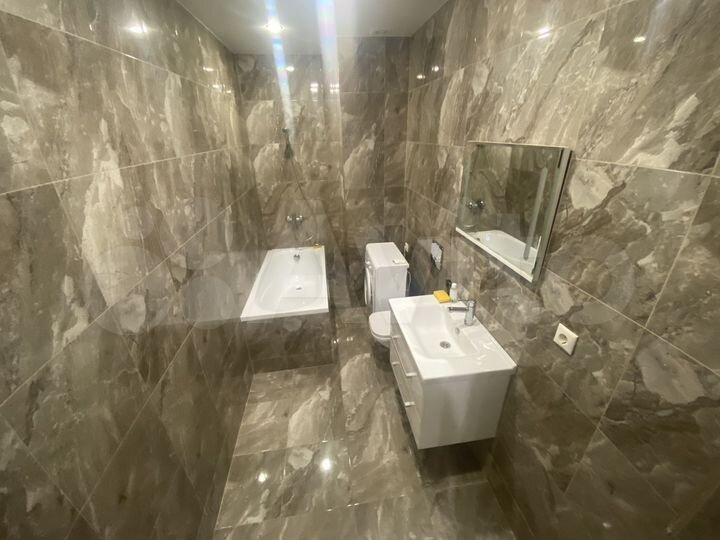 3-к. квартира, 65 м², 1/25 эт.