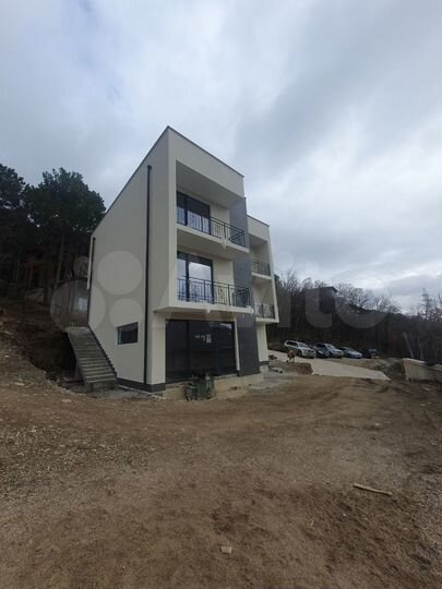 Дом 253 м² на участке 4 сот.