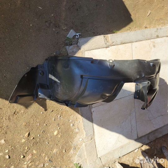 Передний подкрепление к на Nissan Almera g15