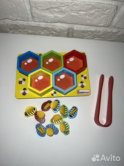 Деревянный сортер монтессори с пинцетом «Пчелки»