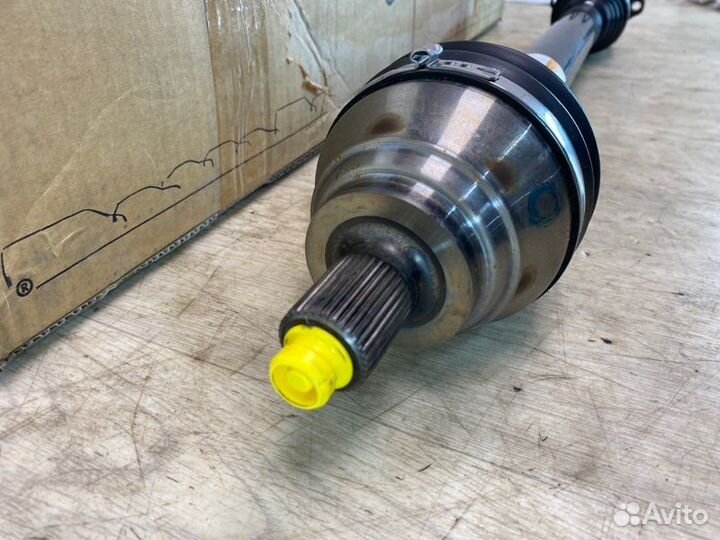 Привод, полуось передний правый Skoda Octavia 2013