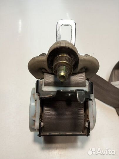 Ремень безопасности задний левый Honda Mobilio GB1