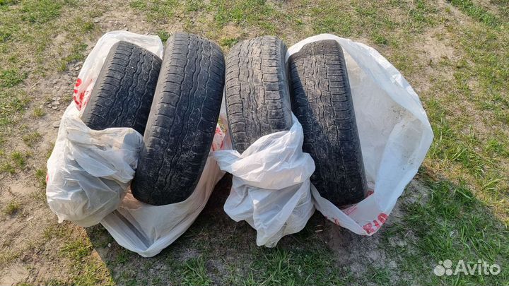 Bridgestone Dueler H/T 687 225/65 R17