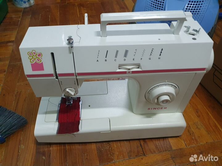 Швейная машинка singer