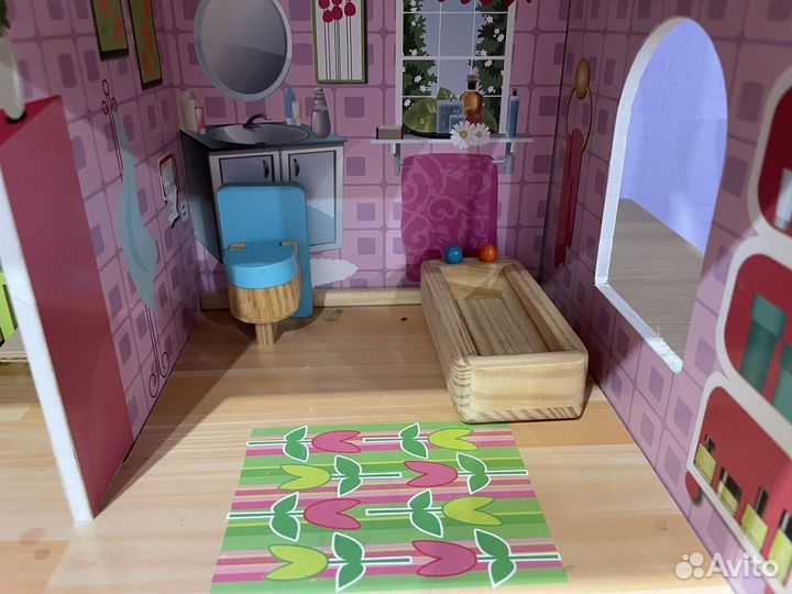 Домик кукольный с мебелью