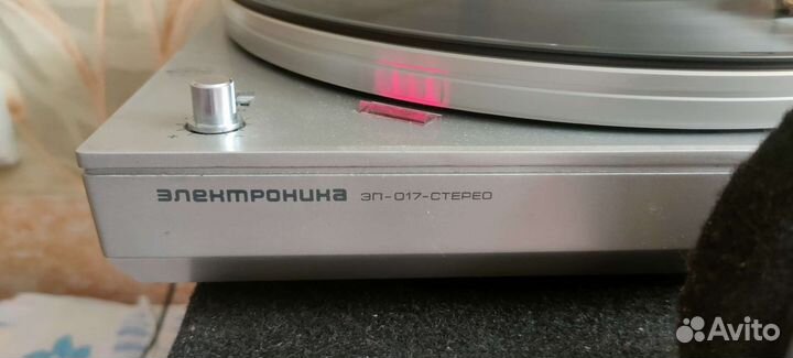 Виниловый проигрыватель