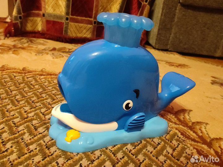 Игрушка кит, стреляет шариками, в наборе 3 шара