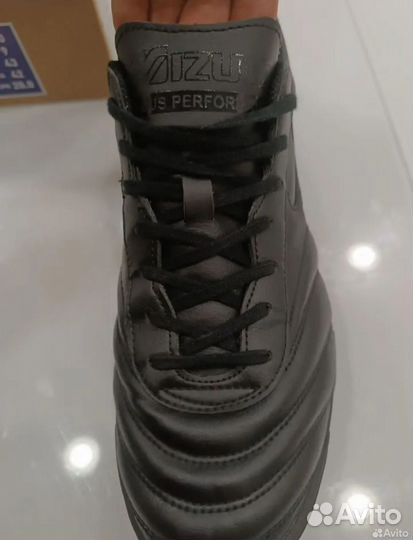 Шиповки (сороконожки) р.43 Mizuno Morelia II Club