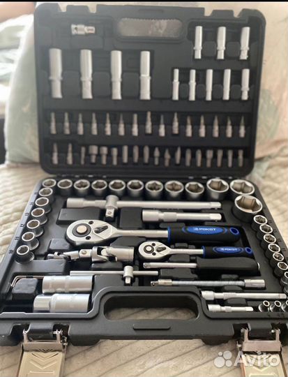 Набор инструментов для автомобиля рокот 94