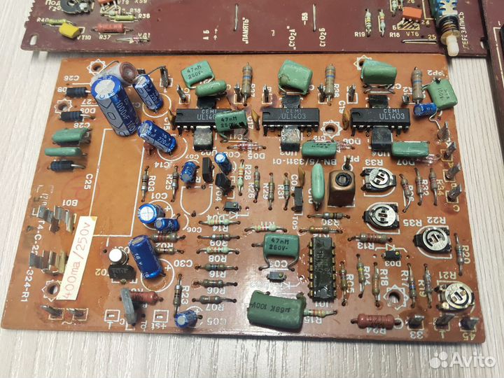 Платы усилителя, винилового проигрывателя