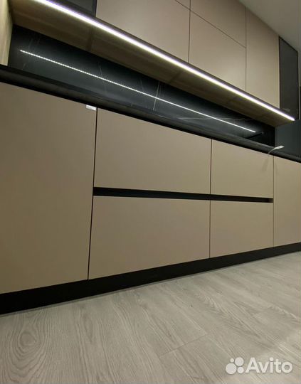 Кухни на заказ. Под ключ. Гapaнития oт 2 дo 10 лeт