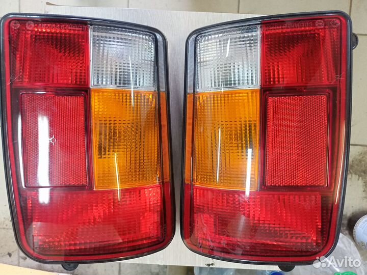 Продам новые задние фонари Освар Нива
