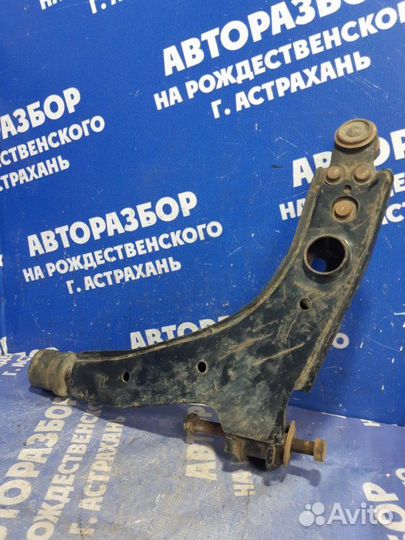 Передний правый рычаг Daewoo Nexia седан 2006