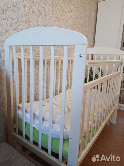 Детская кроватка с маятником + матрас