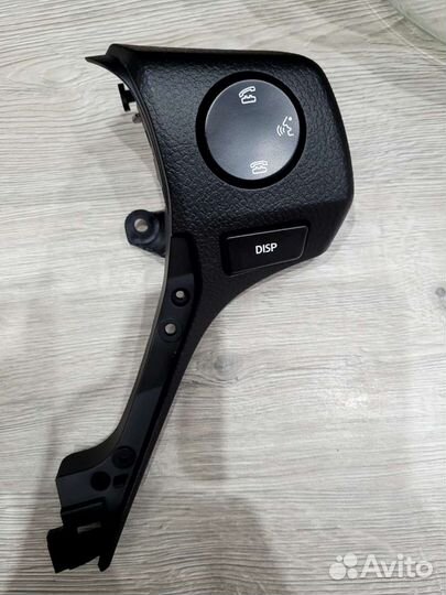 Кнопки мультируля на Toyota