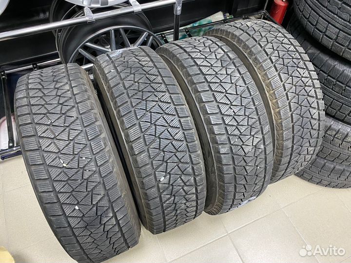 Bridgestone Blizzak DM-V2 225/65 R17