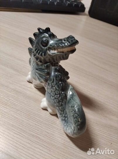 Фарфоровая статуэтка