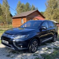 Mitsubishi Outlander 2.4 CVT, 2020, 115 000 км, с пробего�м, цена 2 799 999 руб.