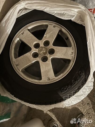 Зимняя резина и диски mitsubishi outlander r16