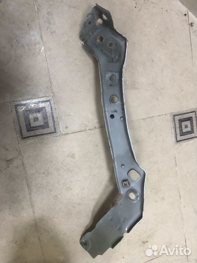Кронштейн крепления фары левый renault fluence