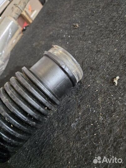 Патрубок воздушного фильтра Ford Focus 1.6 2005