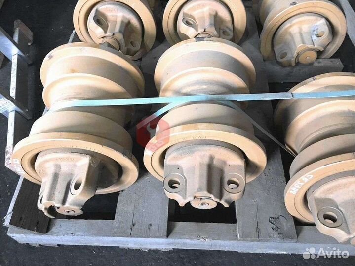 Каток поддерживающий Hitachi 370 C7640000M00
