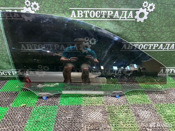 Стекло двери переднее правое Lexus Es 6 2012-2017