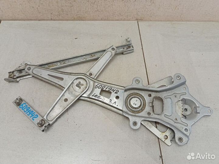 Стеклоподъемник электрический задний левый 62222AG