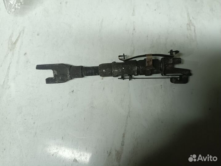 Механизм ручной подводки колодок Nissan Almera