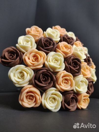 Букет из молочного и белого шоколада - 29 шт