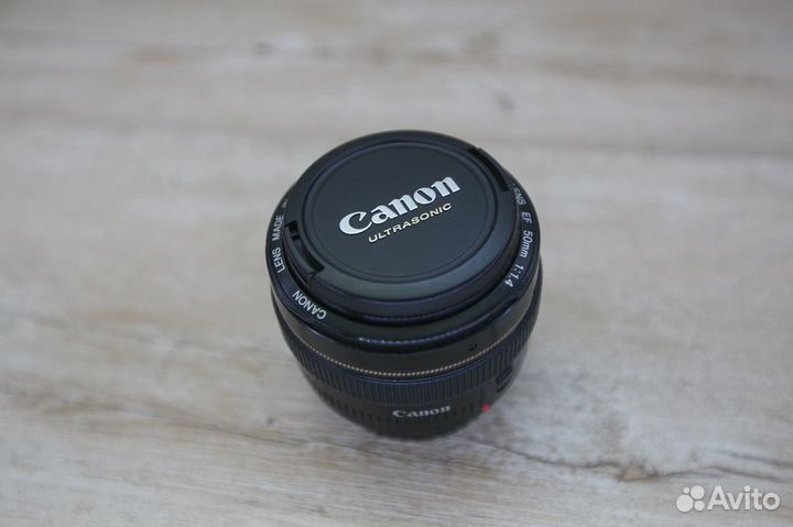 Объектив Canon EF 50mm f/1.4