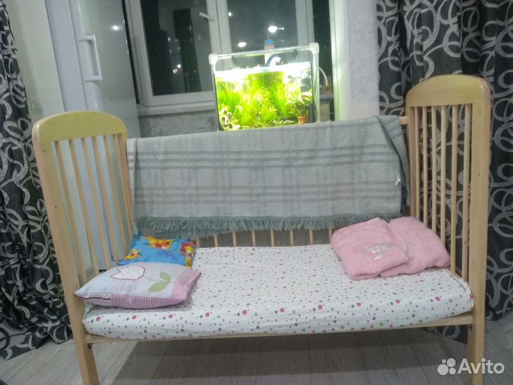 Детская кроватка