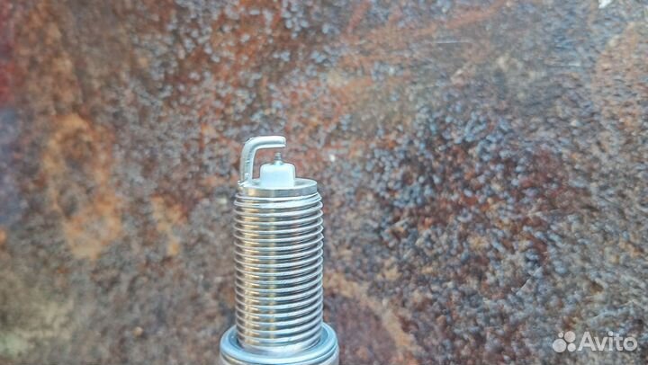 Свечи зажигания иридиевые Toyota, Lexus: SK16HR11