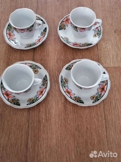 Кофейные кружки с блюдцами. 4 кружки 4 блюдца. Нас