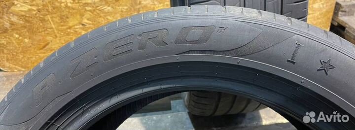 Pirelli P Zero PZ4 255/45 R18