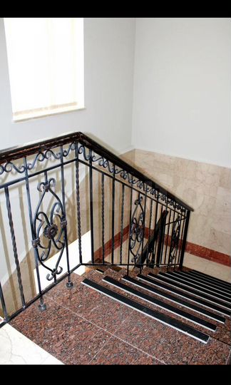 Здание, 735 м²