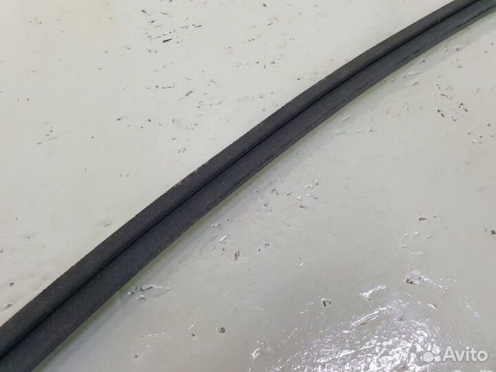 Бархотка уплотнитель стекла задняя правая Audi Q7