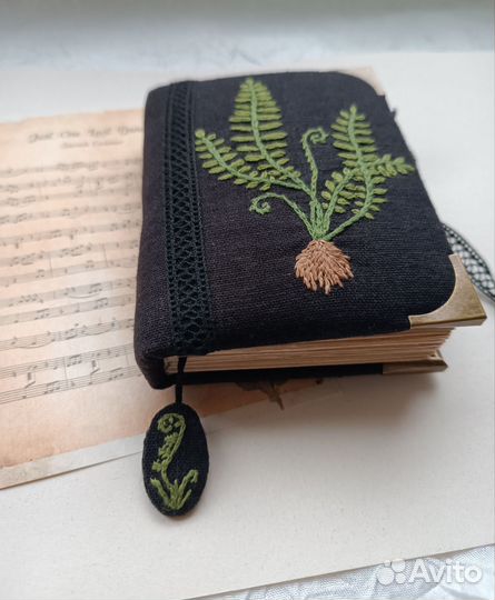 Блокнот ручной работы с вышивкой