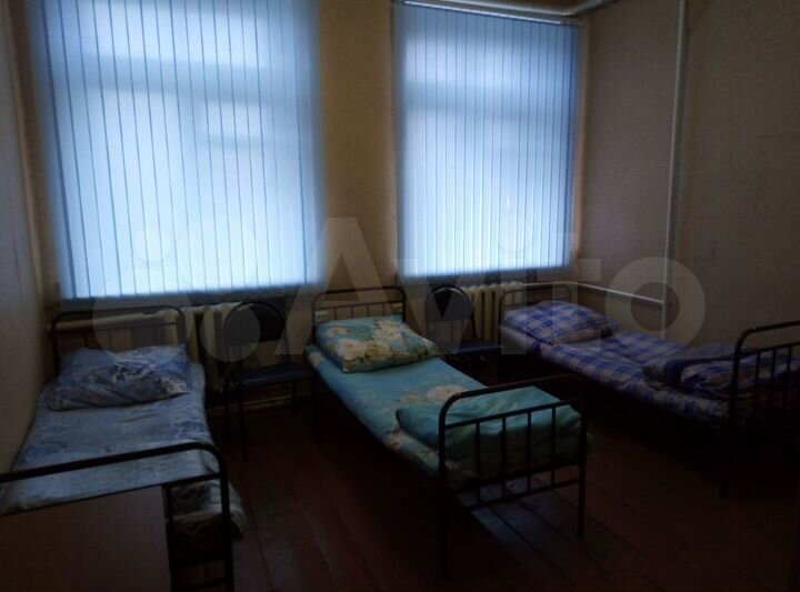 Комната 17 м² в 8-к., 2/2 эт.