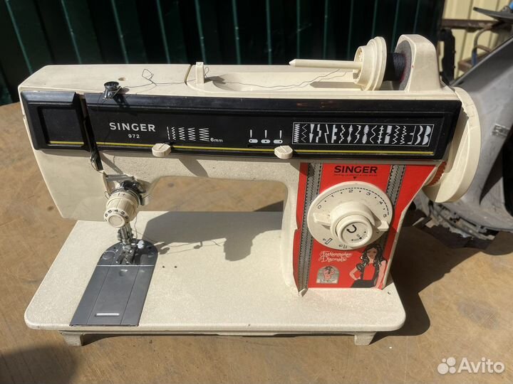 Швейная машина Singer 972