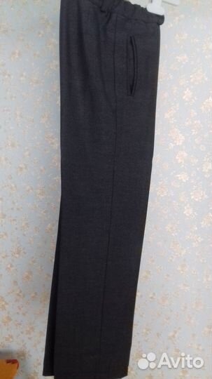 Продам школьную форму на мальчика рост 122)